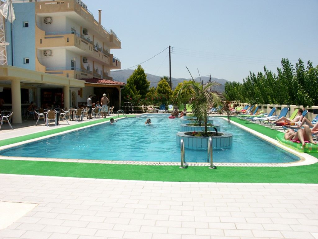 Nikos Hotel Mália Zewnętrze zdjęcie