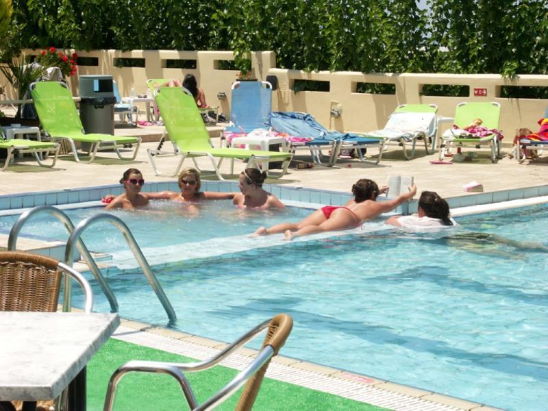 Nikos Hotel Mália Zewnętrze zdjęcie